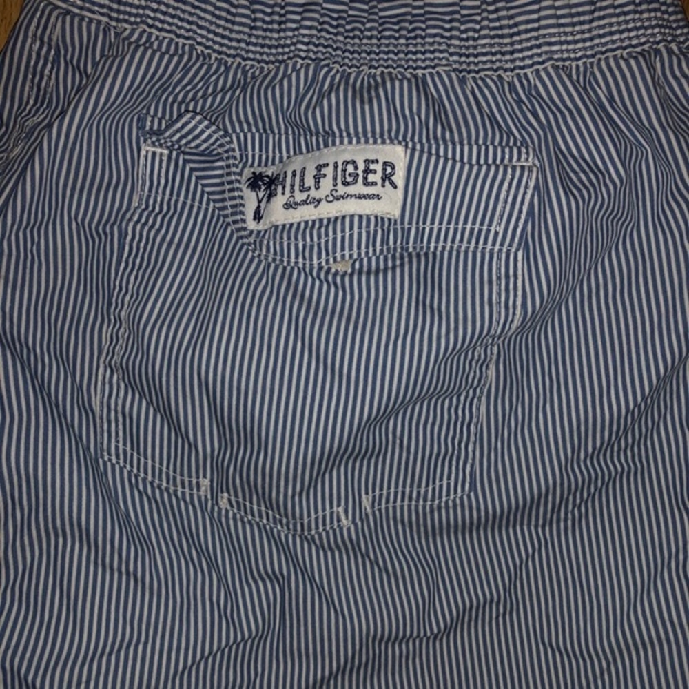 Tommy Hilfiger swim trunks 🔥🔥 - Picture 4 of 4